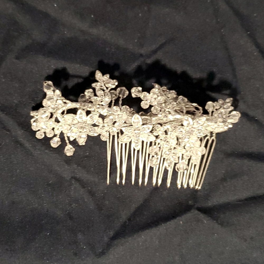 Bridal hair clip